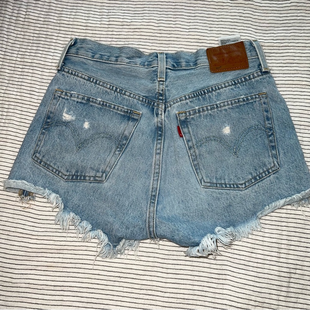 Levi’s Cut Off Denim Shorts Distressed 26